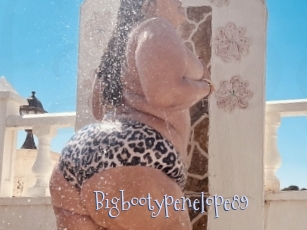 Bigbootypenelope89