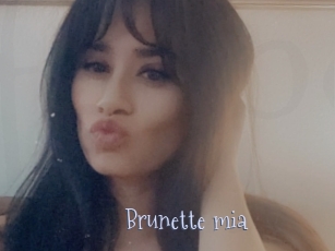 Brunette_mia