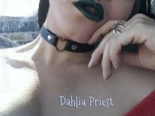 Dahlia_Priest
