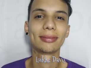Lukke_Davis