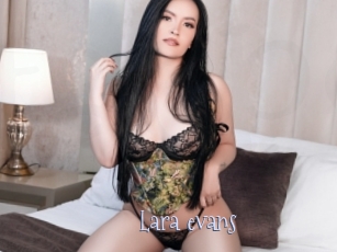 Lara_evans