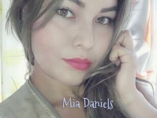 Mia_Daniels