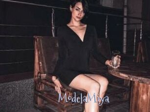 ModelaMiya