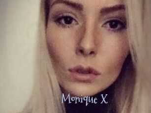 Monique_X