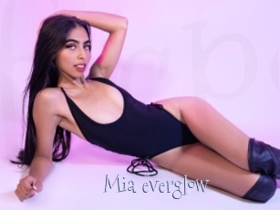 Mia_everglow