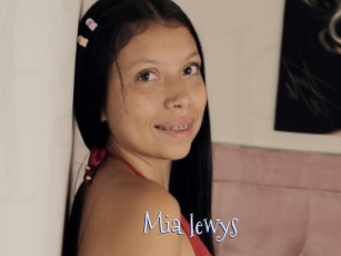 Mia_lewys