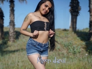 Moon_danii