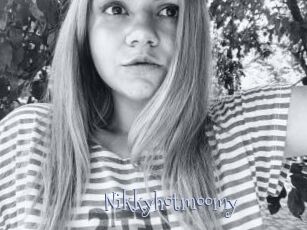 Nikkyhotmoomy