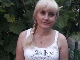 ShyBlond