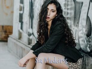 Sia_Medeiros