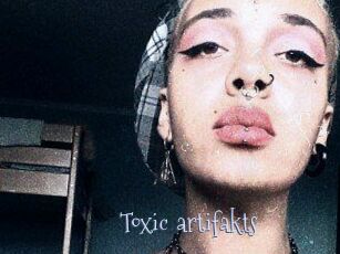 Toxic_artifakts