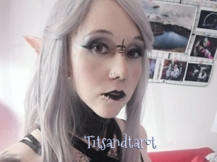 Titsandtarot